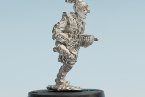 S13 Star Lane Pirate with Machine Pistol