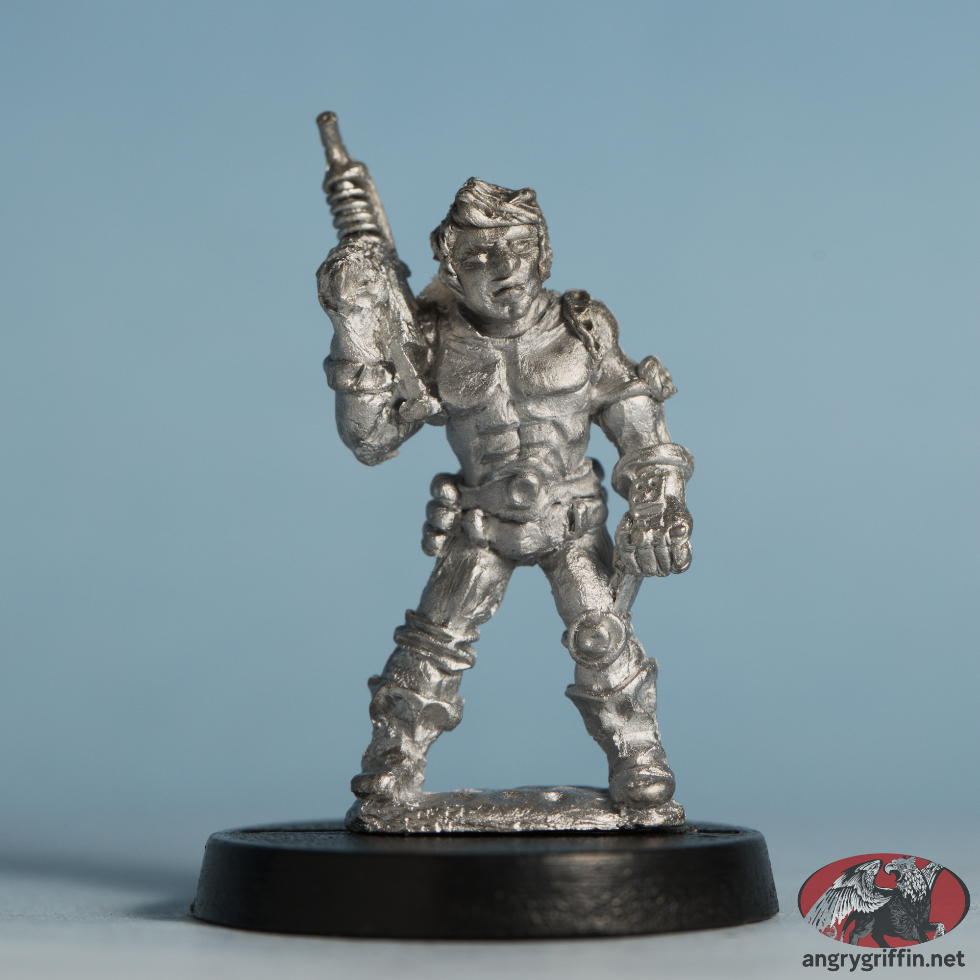 S8 Adventurer with Machine Pistol and Power Glove