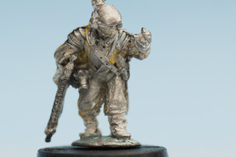 S9 Adventurer with Autolaser and Force Sword