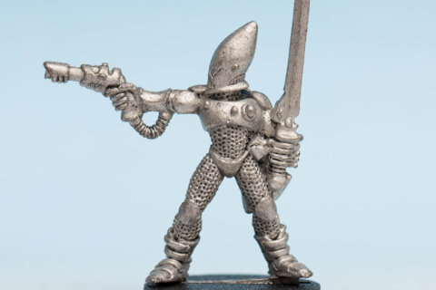 Eldar Guardian with Power Sword and Las Pistol