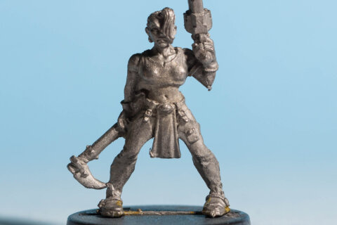 Escher Juve with Stub Gun and Pick