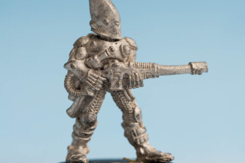 Eldar Guardian with Las Gun 1