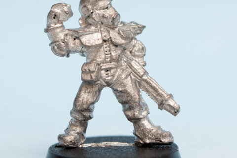 Guardsman with Lasgun and Grenade (Rogue Trader)