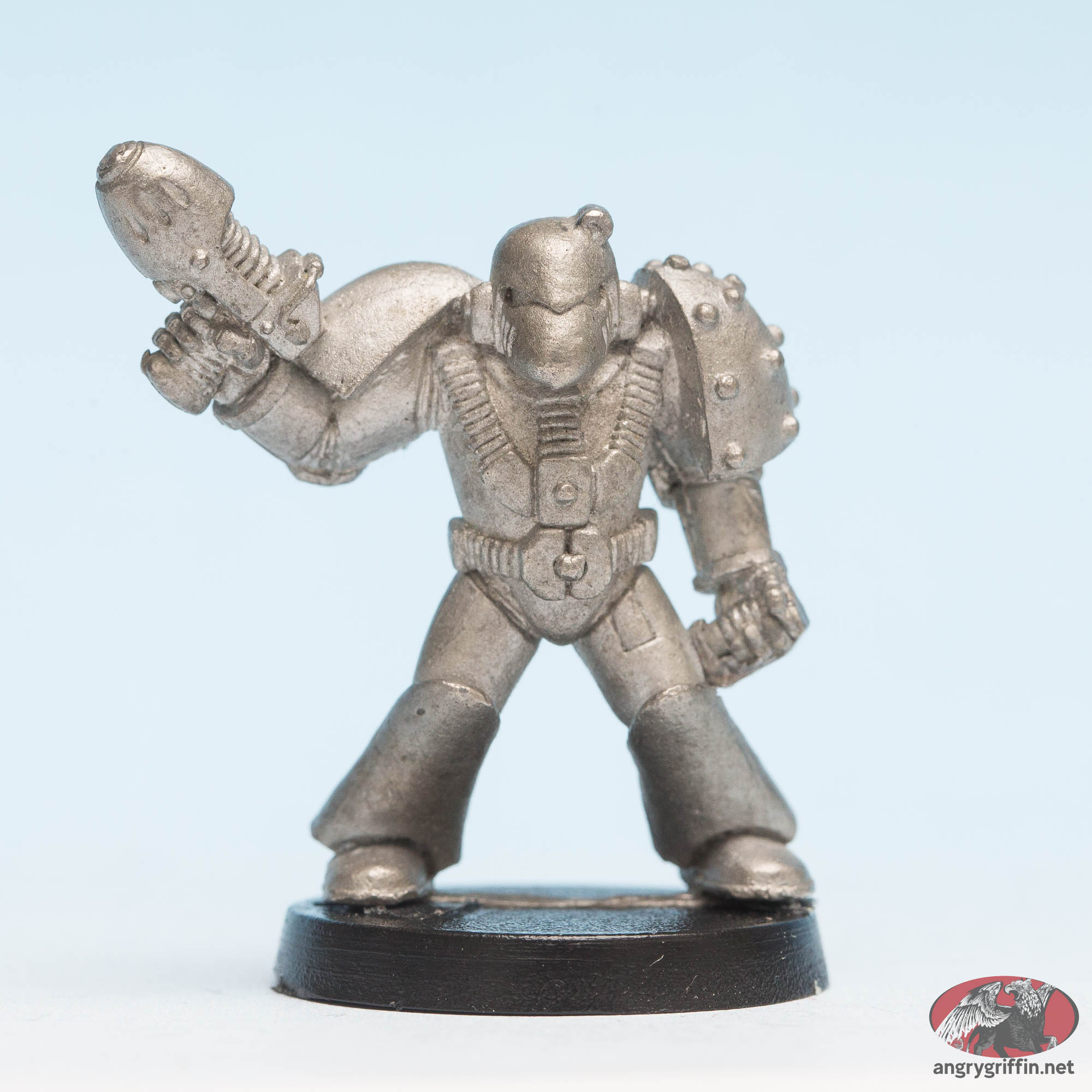 Space Marine in Mk6 Armour with Chainsword 2