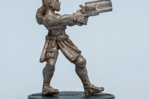Escher Juve with Stub Gun
