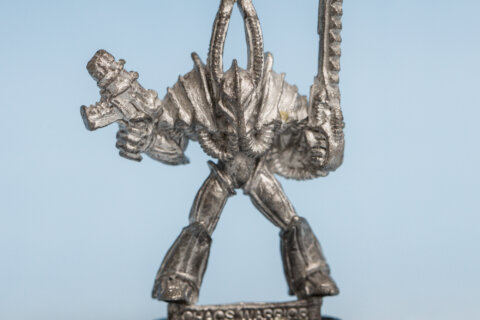 0216 Chaos Renegade 01 Chainsword