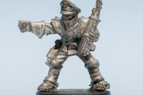 Commissar with Las-Gun 01