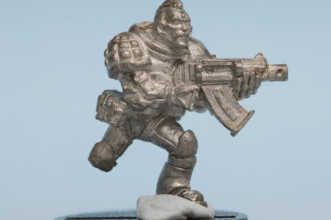 Space Marine Scout With Bolter 2