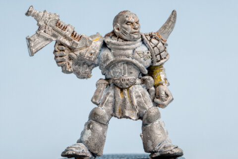 Space Marine Scout With Bolter and Horned Shoulder Pad