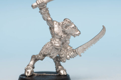 4010 Imperial Army Beastman with Sword and Mace